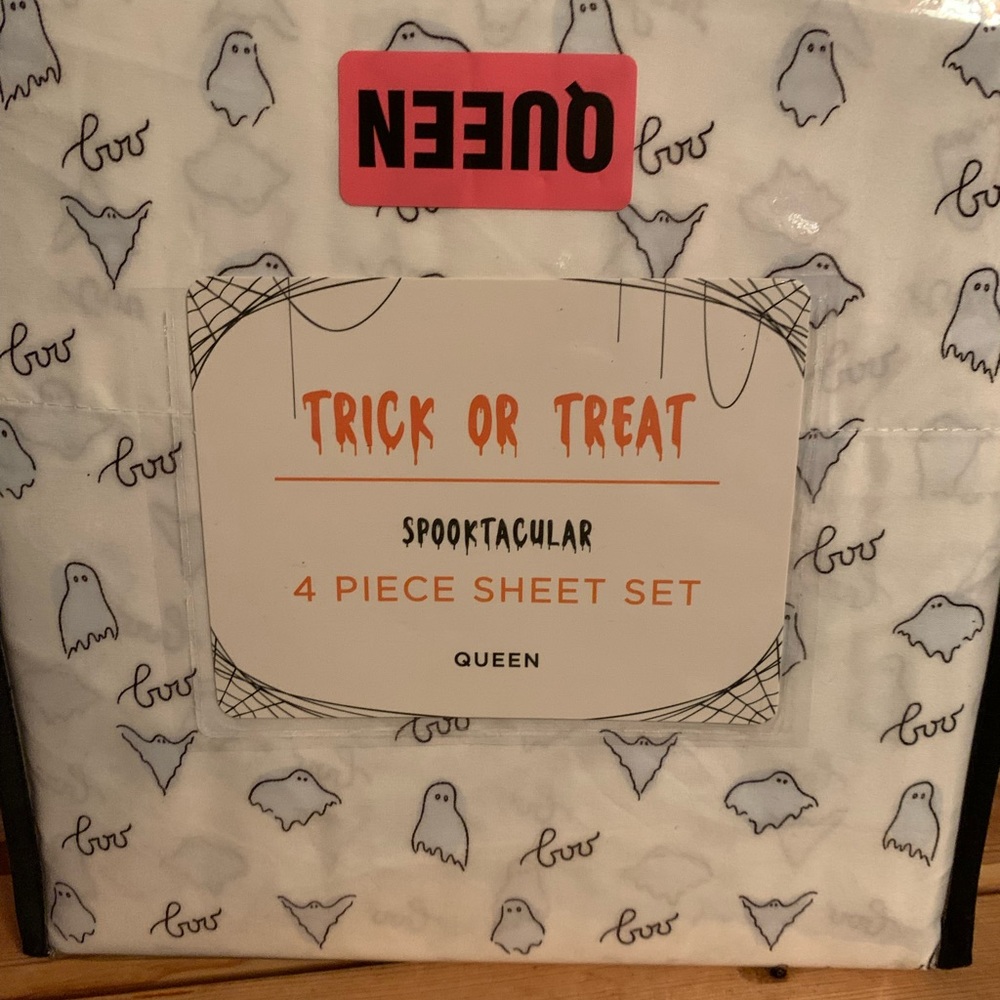 Queen Halloween ghost four piece Sheet set 100% polyester 16” deep pockets